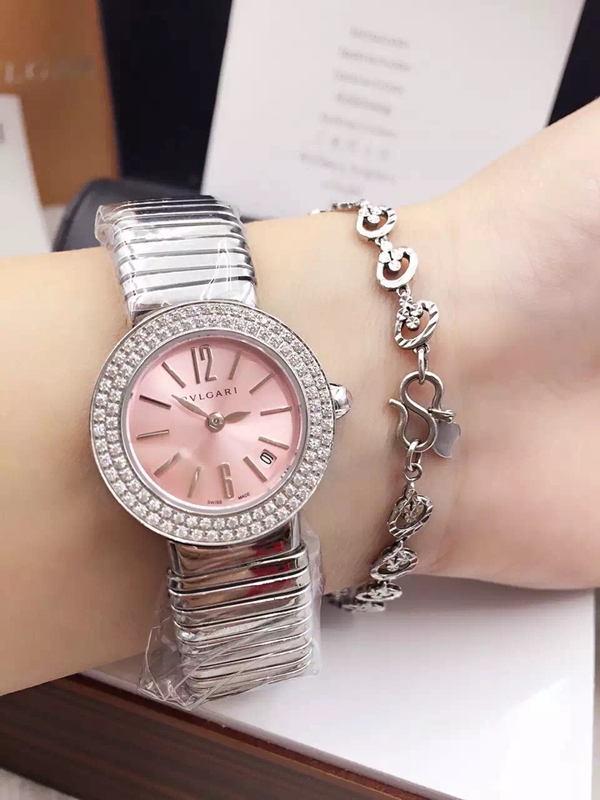 ブルガリ時計正面デザイン